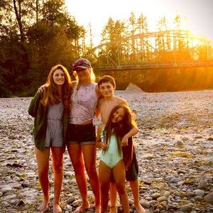 Meet your Posher, Hillarie